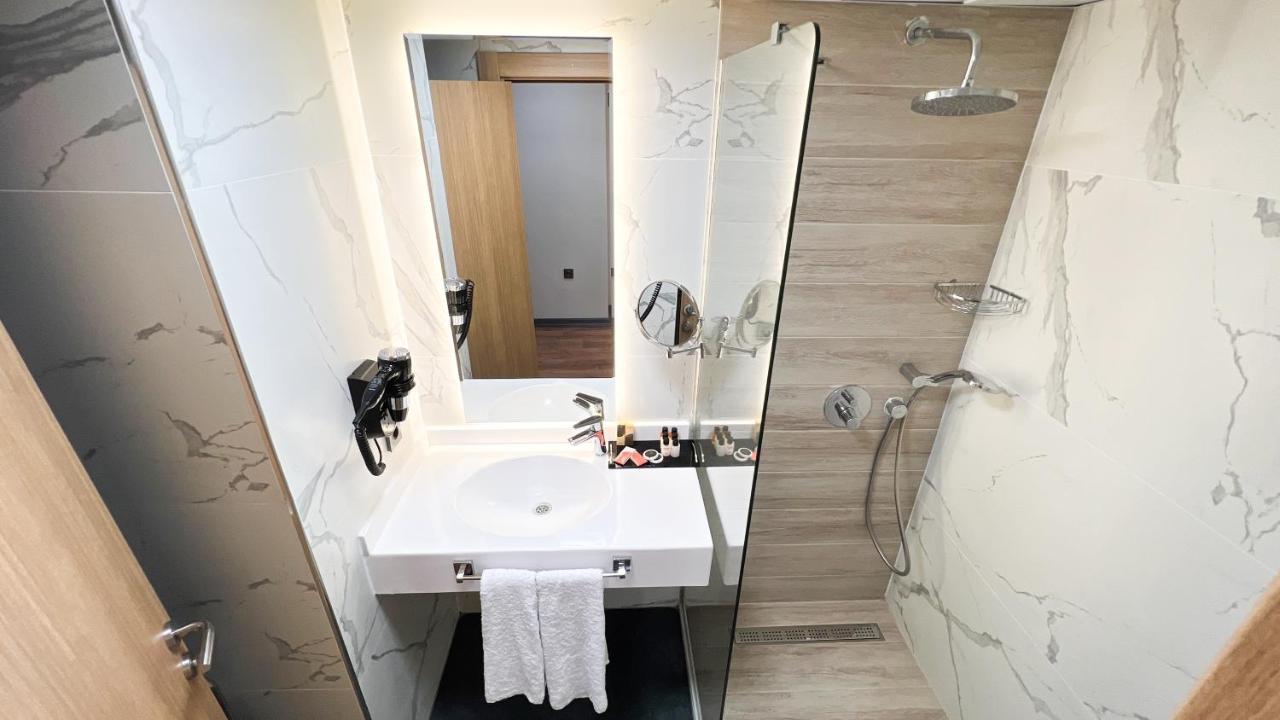 Otel Nira Boutique